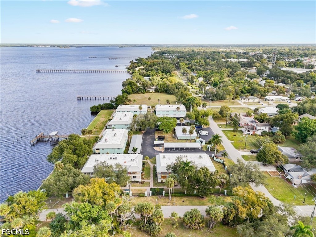 1 Bed Waterfront Home for Sale in Fort Myers, photo 21