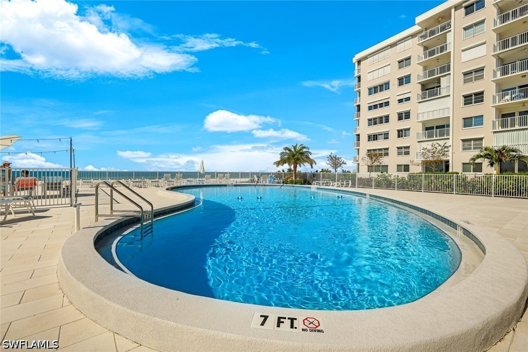 2 Bed Pool Home for Sale in Naples Continental, photo 21