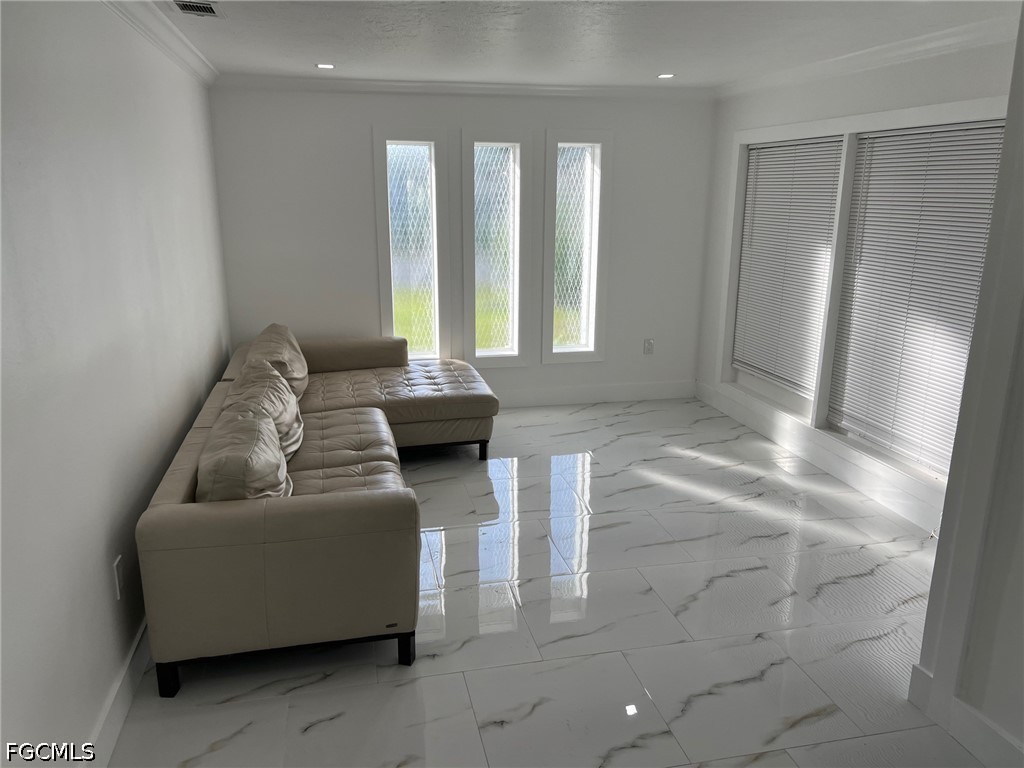 3 Bed Waterfront Home for Sale in Holeusa Estates, photo 21