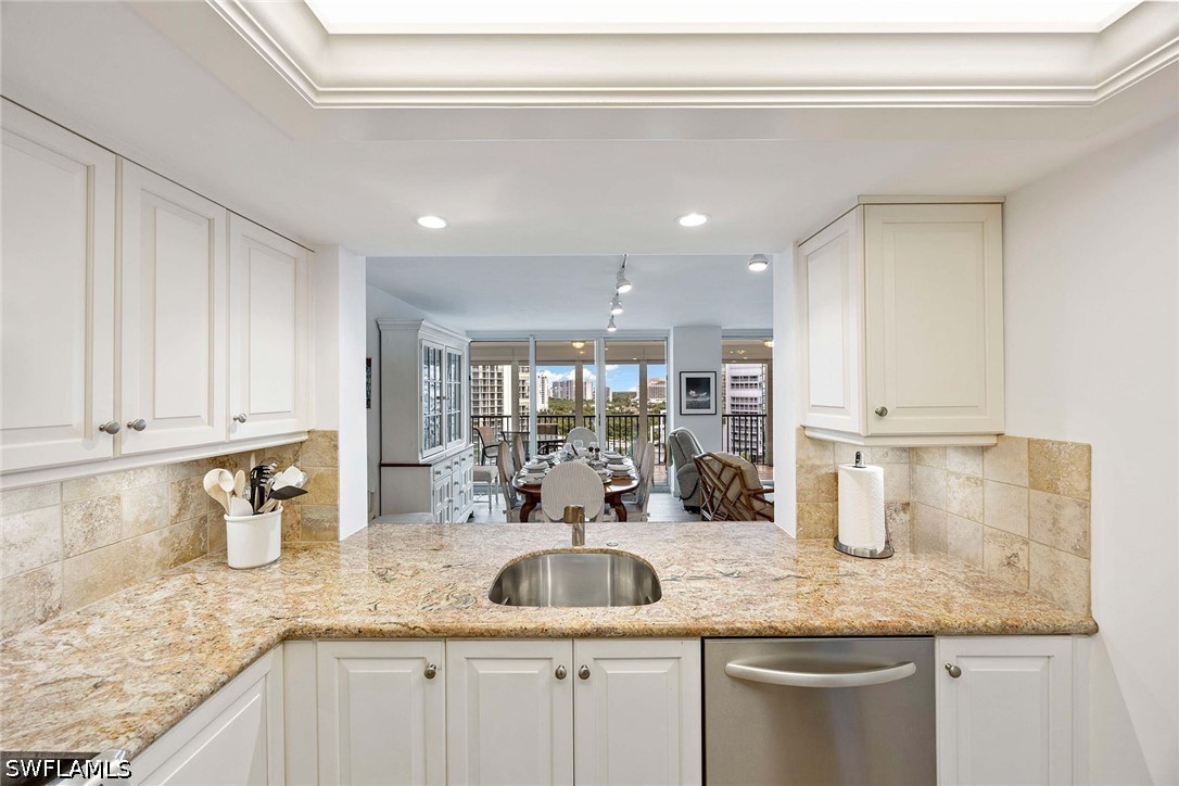 2 Bed Waterfront Home for Sale in Naples, photo 21