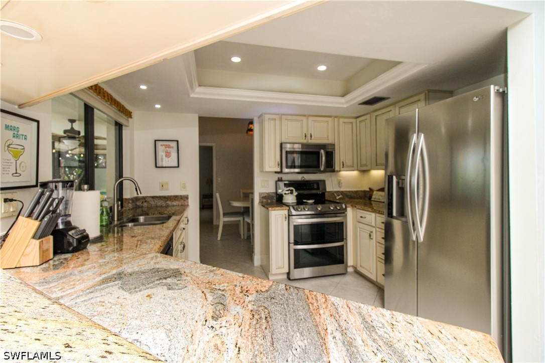 3 Bed Pool Home for Sale in Forest Hills, photo 21