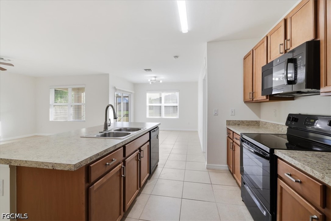 3 Bed SingleFamilyResidence for Sale in Cape Coral, photo 21