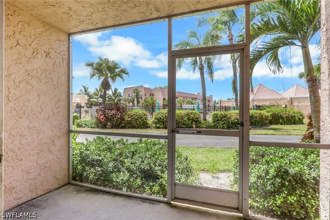1 Bed Condominium for Sale in Naples, photo 21