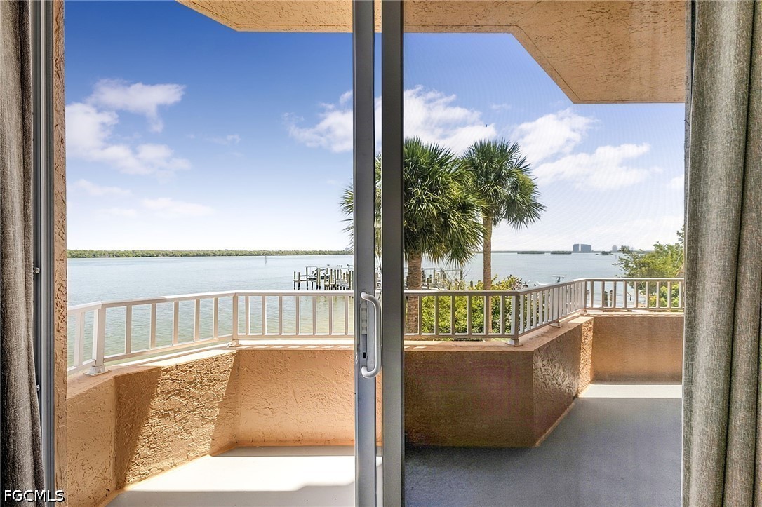 1 Bed Waterfront Home for Sale in Bonita Springs, photo 21