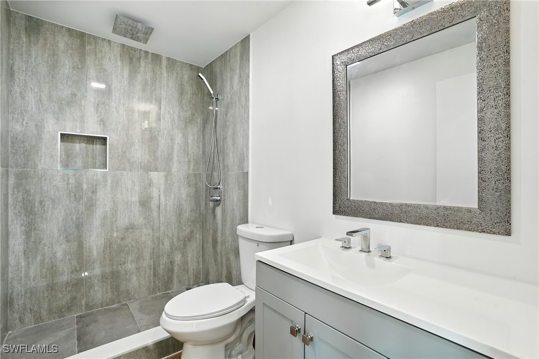 2 Bed SingleFamilyResidence for Sale in Bonita Beach, photo 22