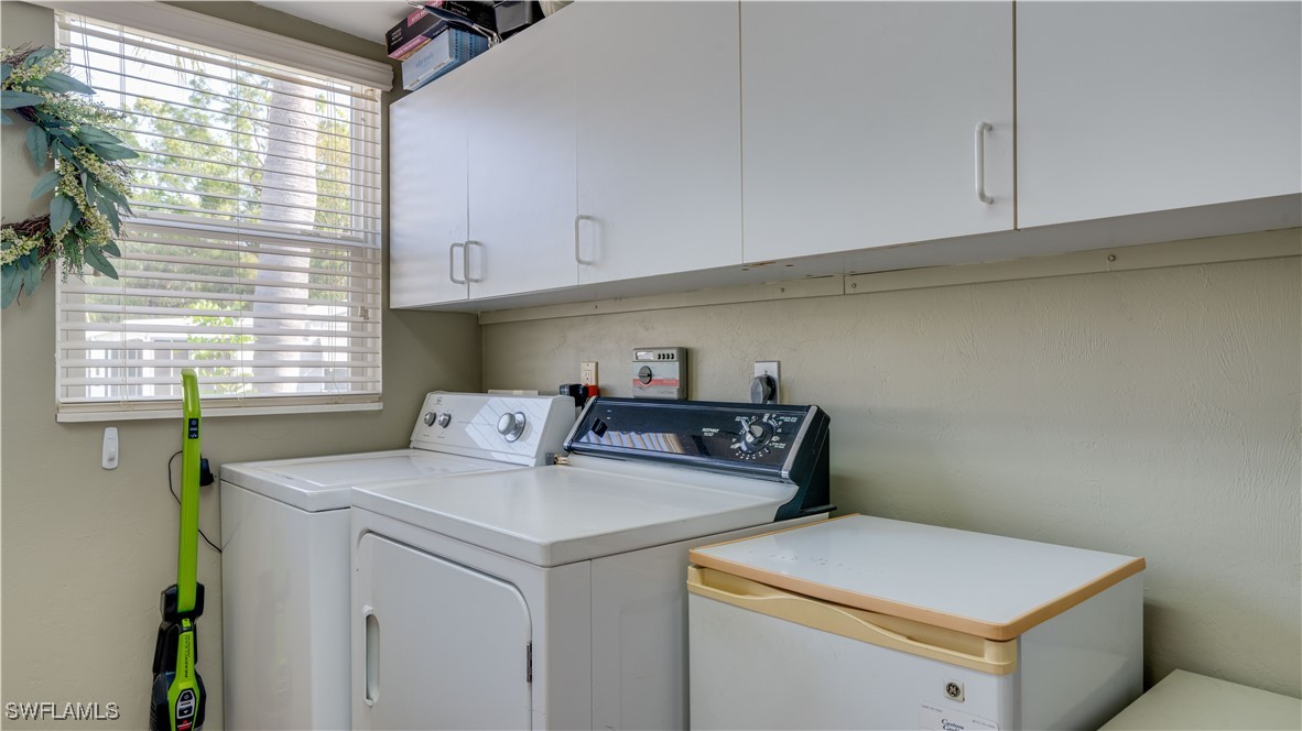 1 Bed Waterfront Home for Sale in North Fort Myers, photo 22