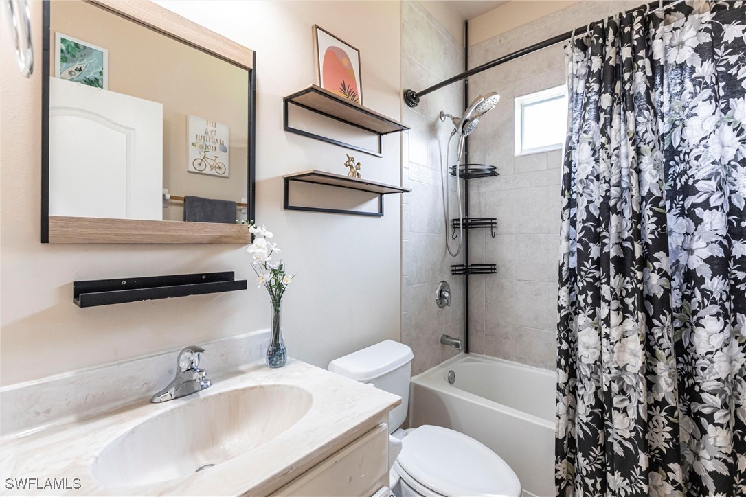 5 Bed Pool Home for Sale in Promenade West, photo 22