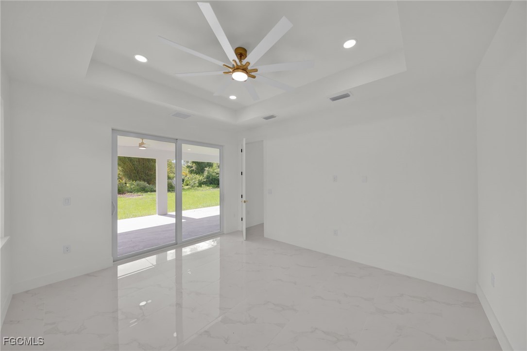 4 Bed SingleFamilyResidence for Sale in Lehigh Acres, photo 22