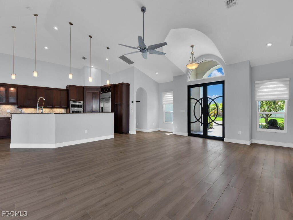 5 Bed Pool Home for Sale in Rose Garden, photo 22