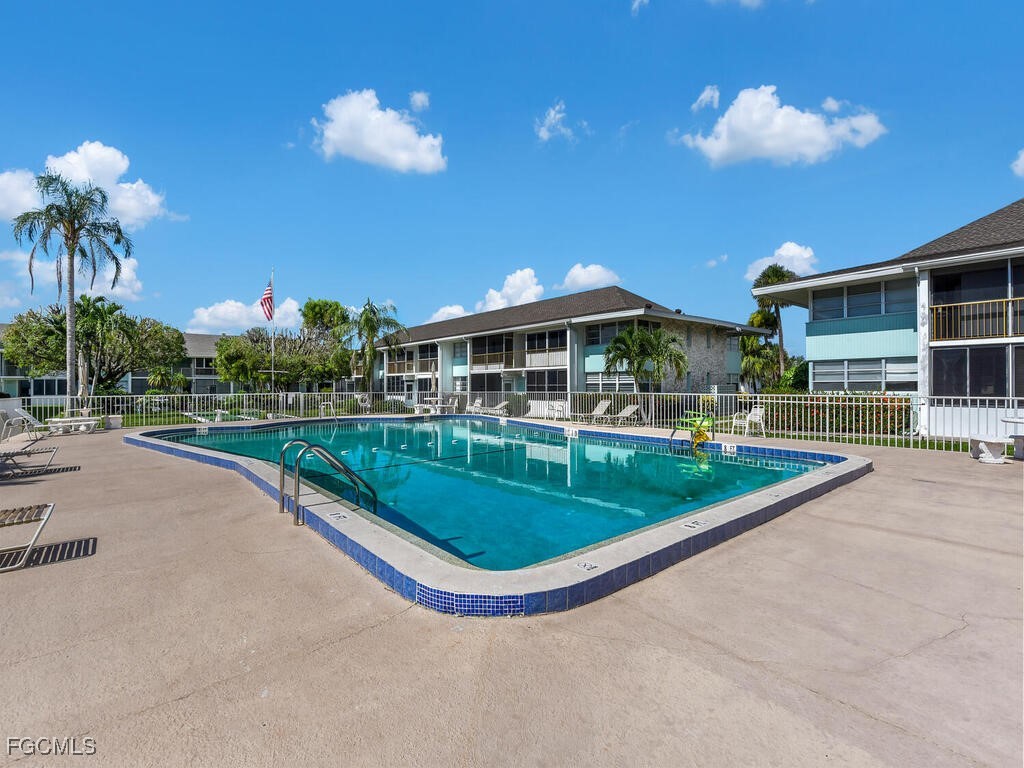 2 Bed Condominium for Sale in Cape Coral, photo 22