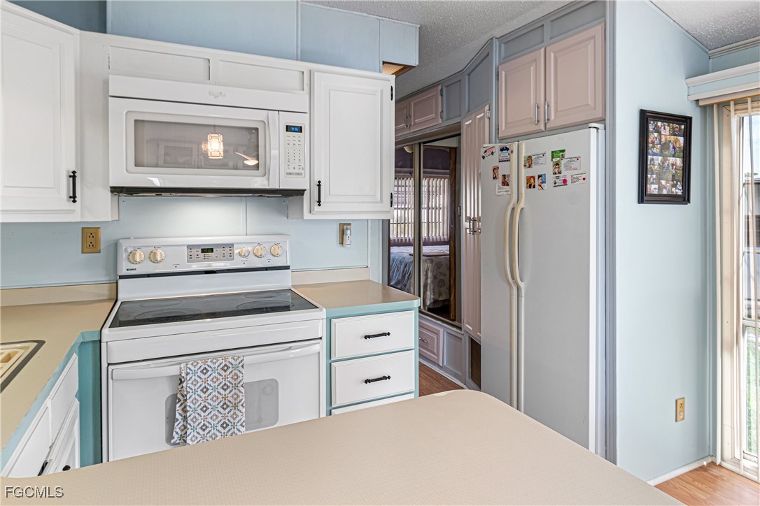 1 Bed ManufacturedHome for Sale in Estero, photo 22
