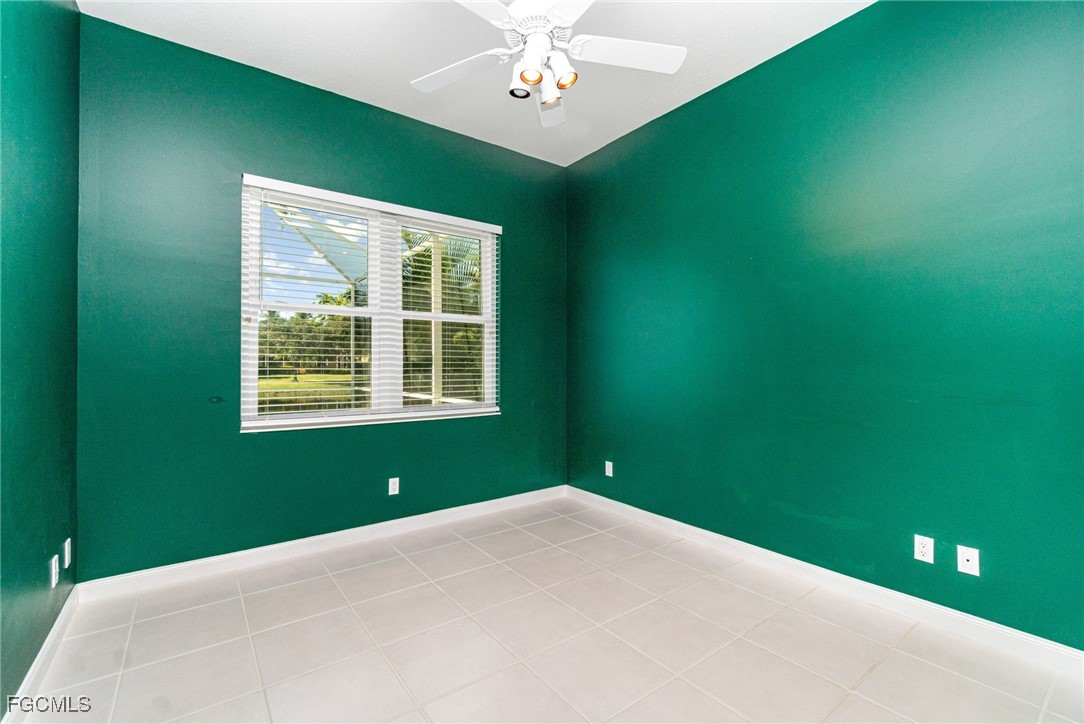 4 Bed Pool Home for Sale in Island Walk, photo 22