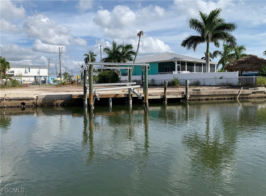 Waterfront Home for Sale in Trailerhaven, photo 22