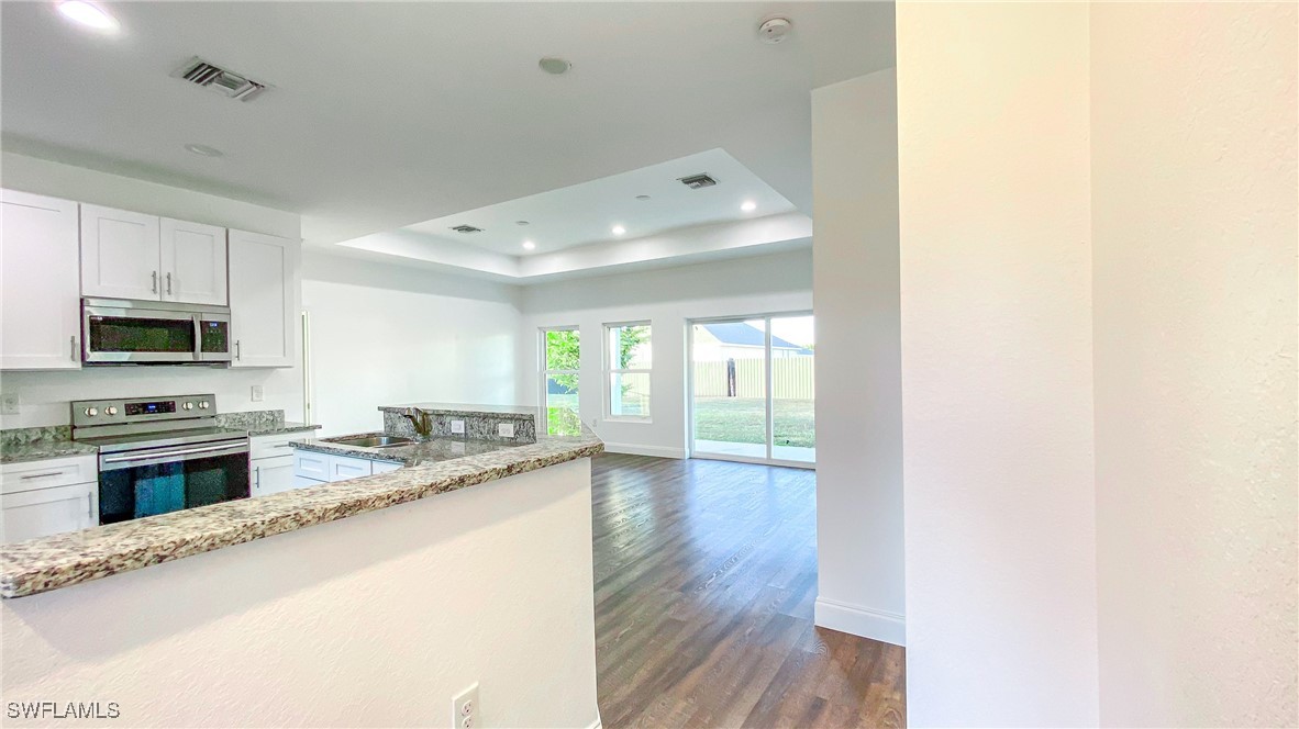 3 Bed SingleFamilyResidence for Sale in Cape Coral, photo 22