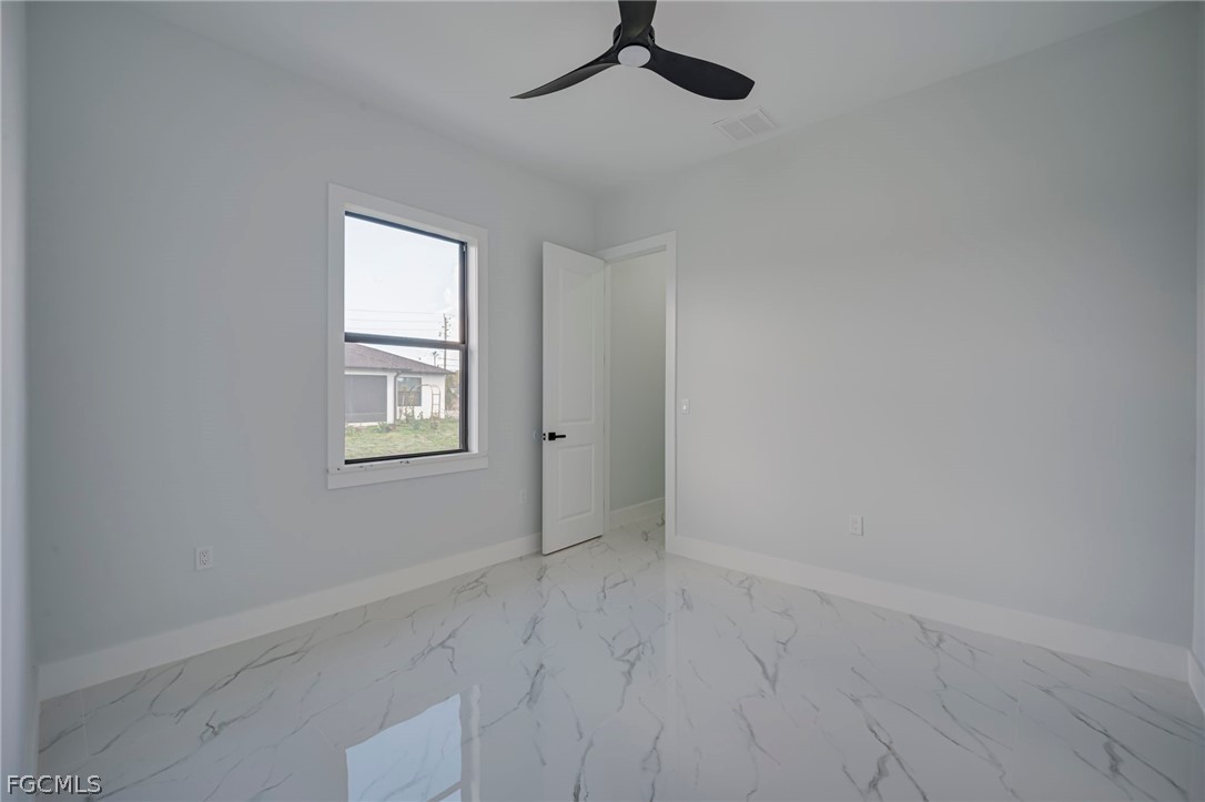 3 Bed SingleFamilyResidence for Sale in Lehigh Acres, photo 22