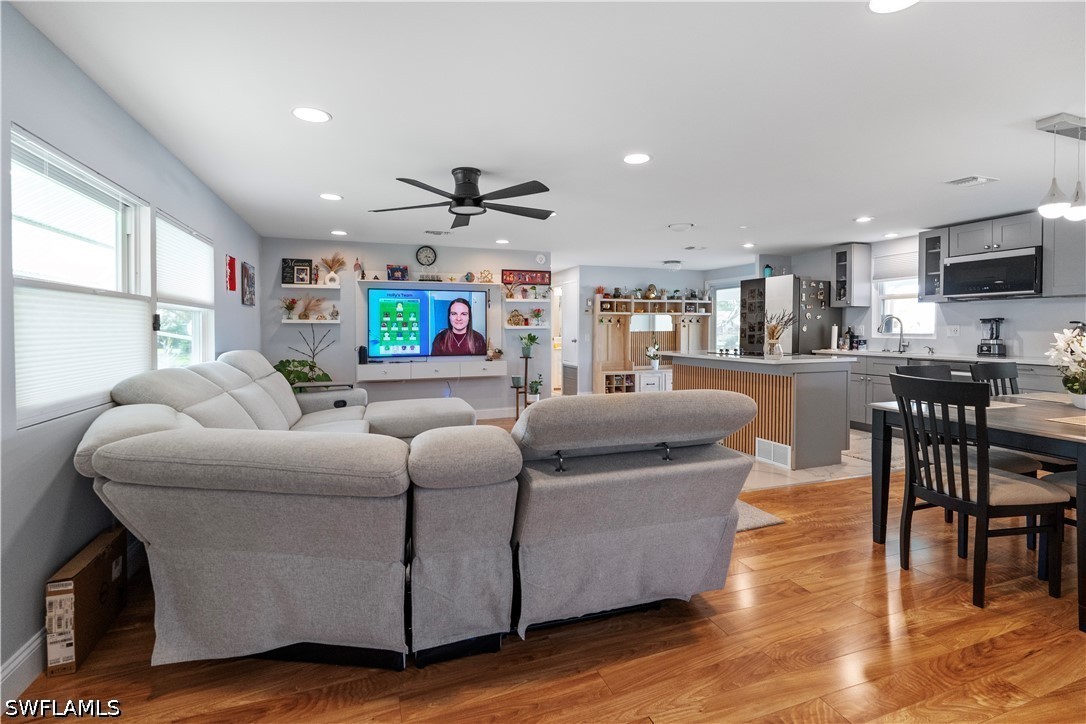 2 Bed ManufacturedHome for Sale in Naples, photo 22