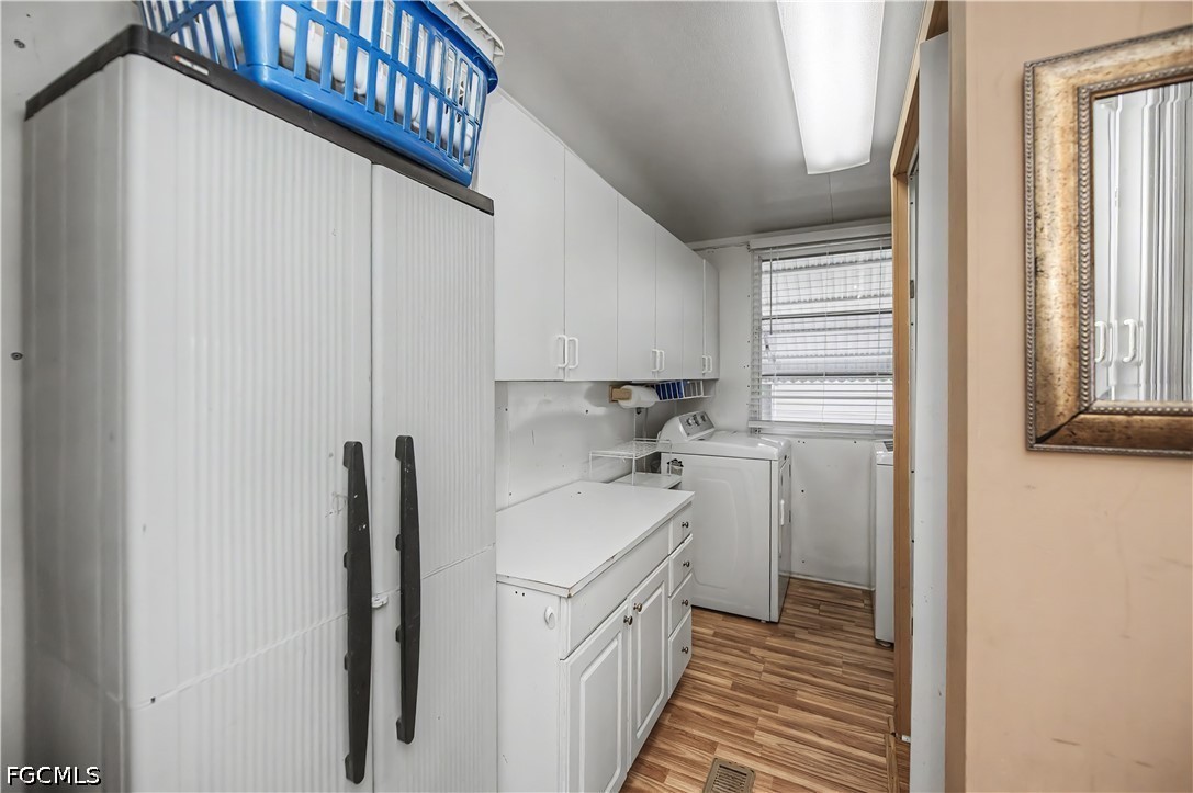 2 Bed ManufacturedHome for Sale in North Fort Myers, photo 22