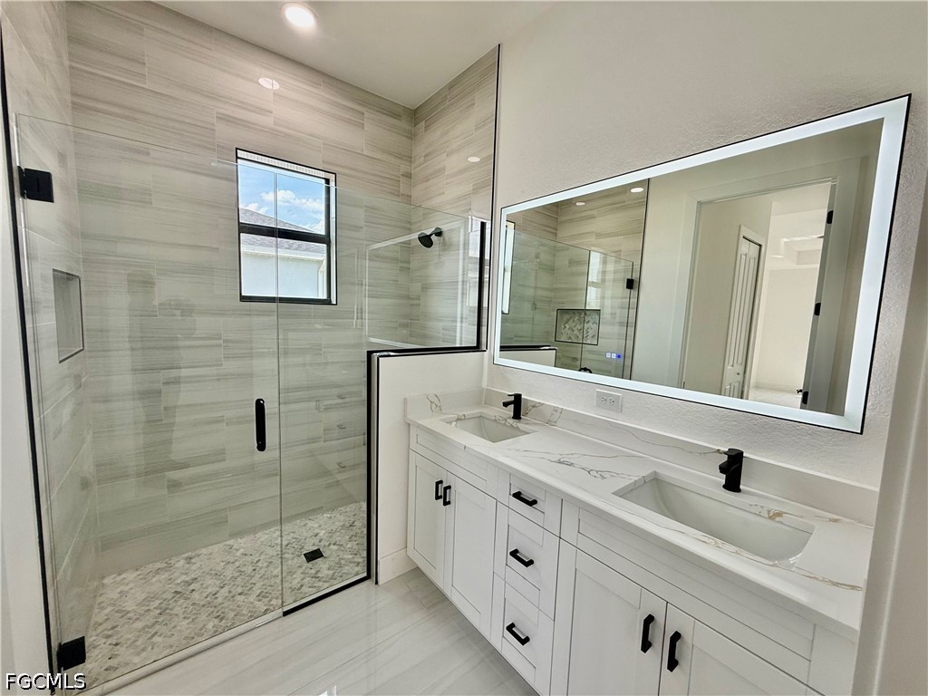 4 Bed SingleFamilyResidence for Sale in Lehigh Acres, photo 22