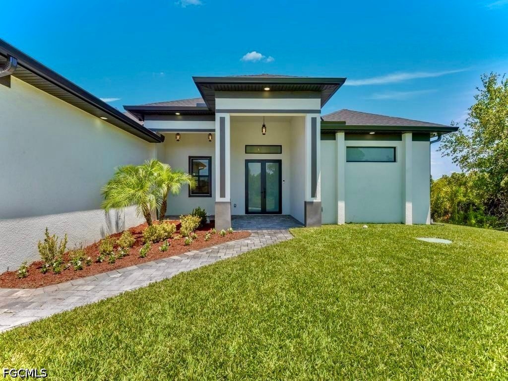 3 Bed Waterfront Home for Sale in Lehigh Acres, photo 22