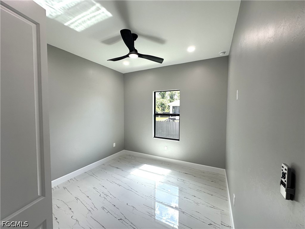 3 Bed SingleFamilyResidence for Sale in Lehigh Acres, photo 22