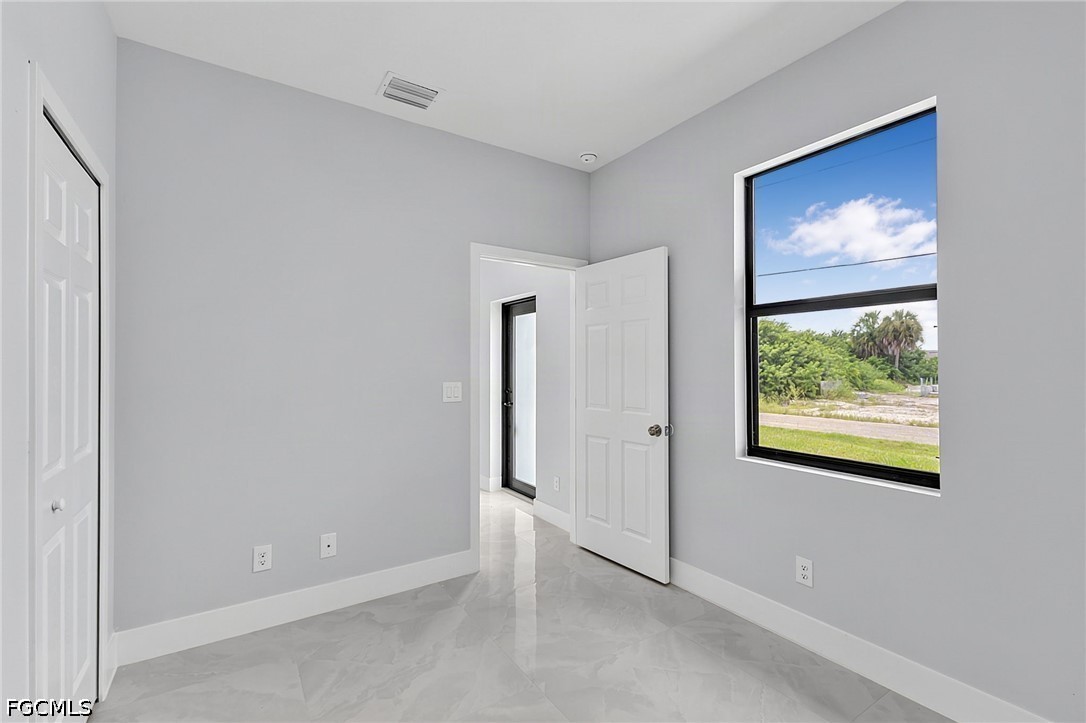 3 Bed SingleFamilyResidence for Sale in Lehigh Acres, photo 22