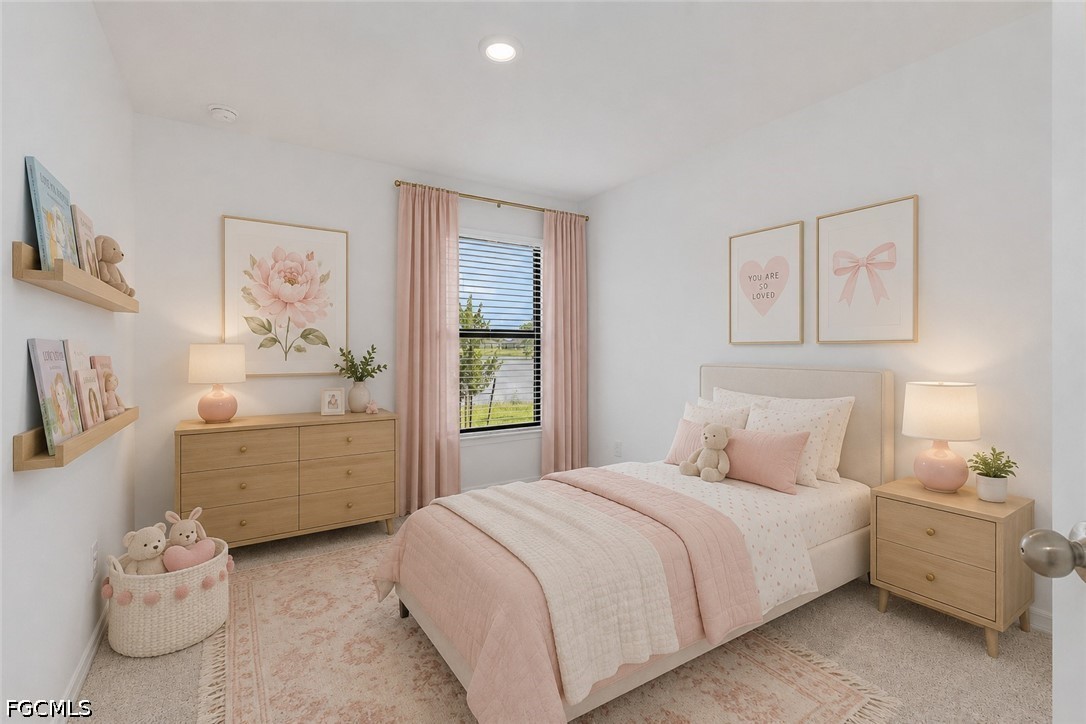 4 Bed SingleFamilyResidence for Sale in Mirror Lakes, photo 22