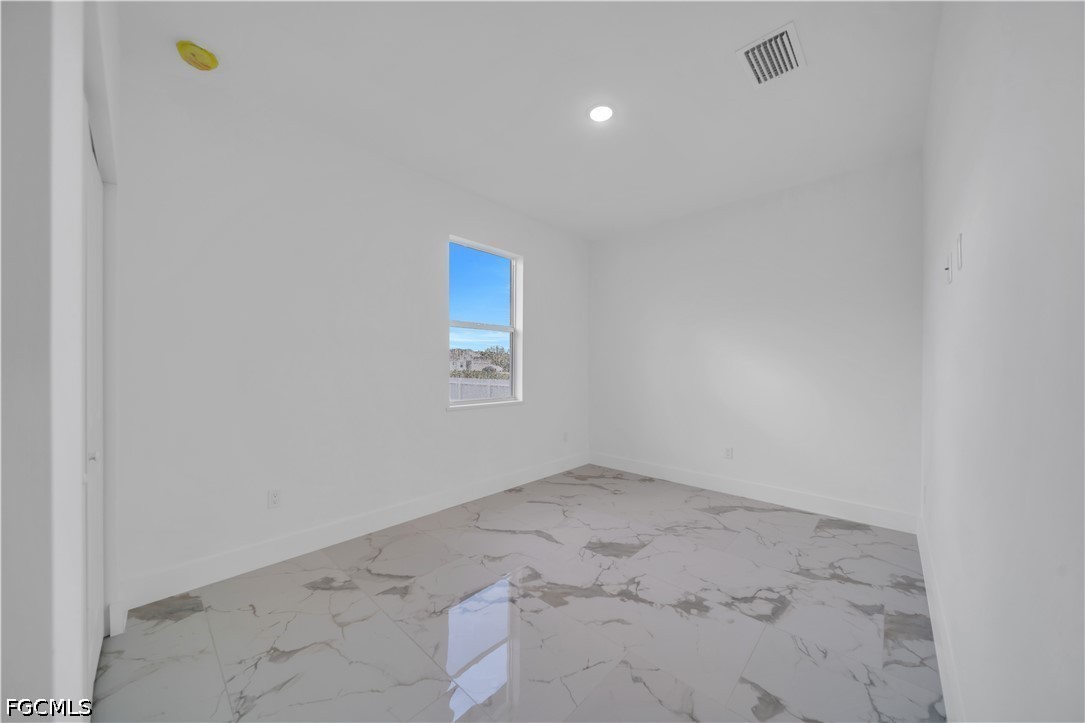 3 Bed SingleFamilyResidence for Sale in Acreage, photo 22