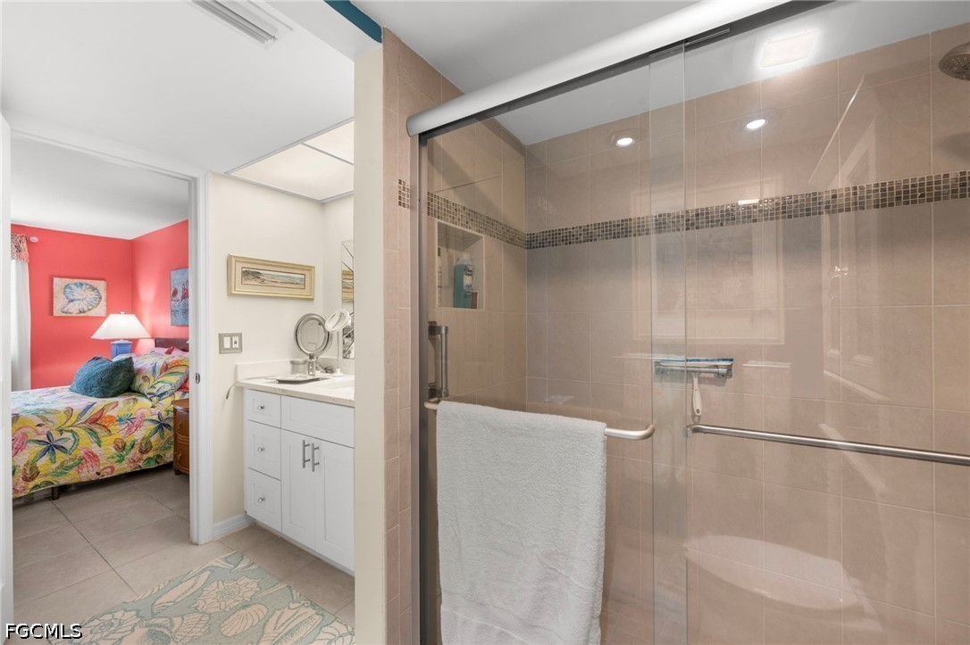 2 Bed Condominium for Sale in North Fort Myers, photo 22