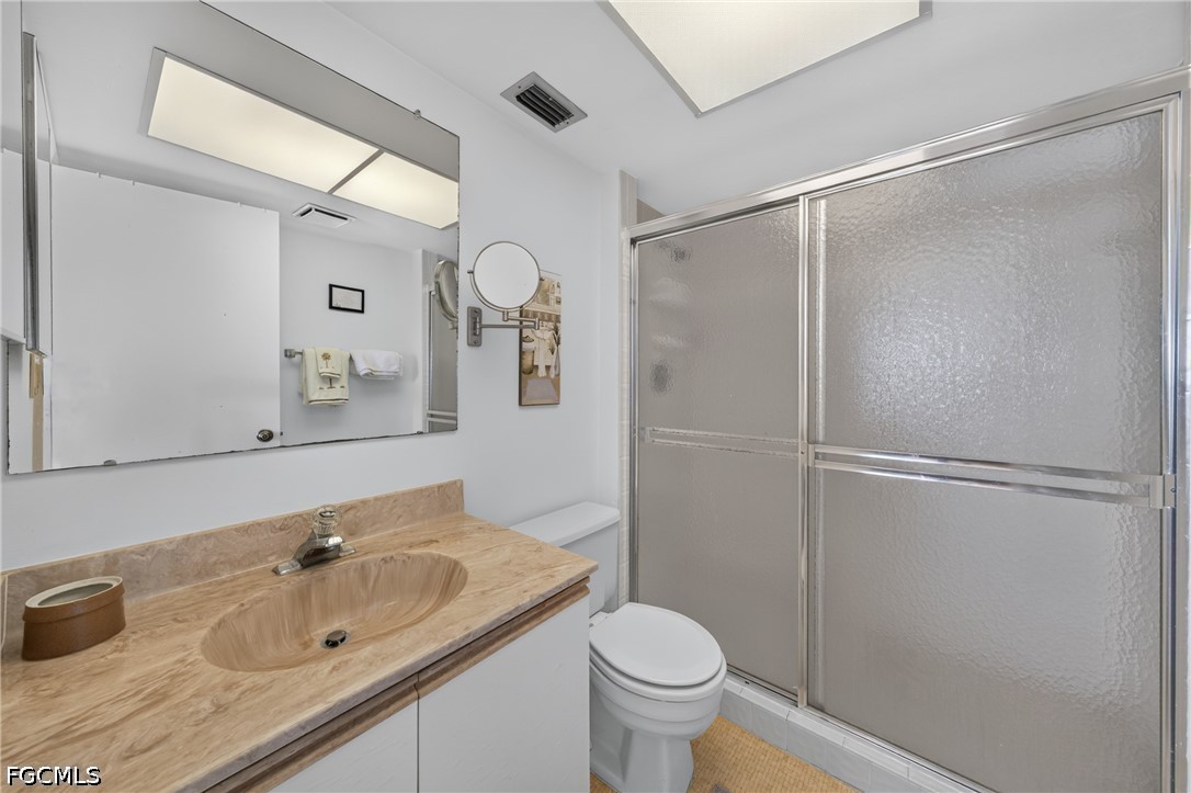 2 Bed Waterfront Home for Sale in North Fort Myers, photo 22