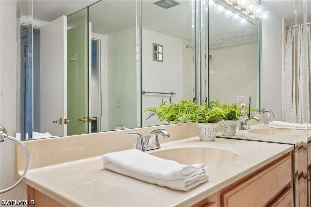 2 Bed Waterfront Home for Sale in Naples, photo 22