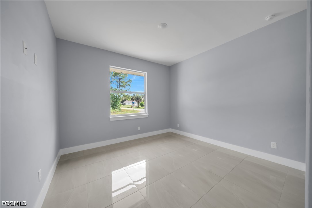 3 Bed SingleFamilyResidence for Sale in Lehigh Acres, photo 22