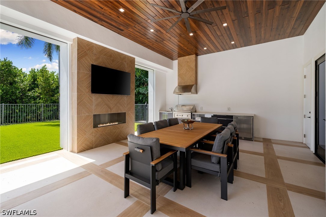 5 Bed Pool Home for Sale in Moorings, photo 22