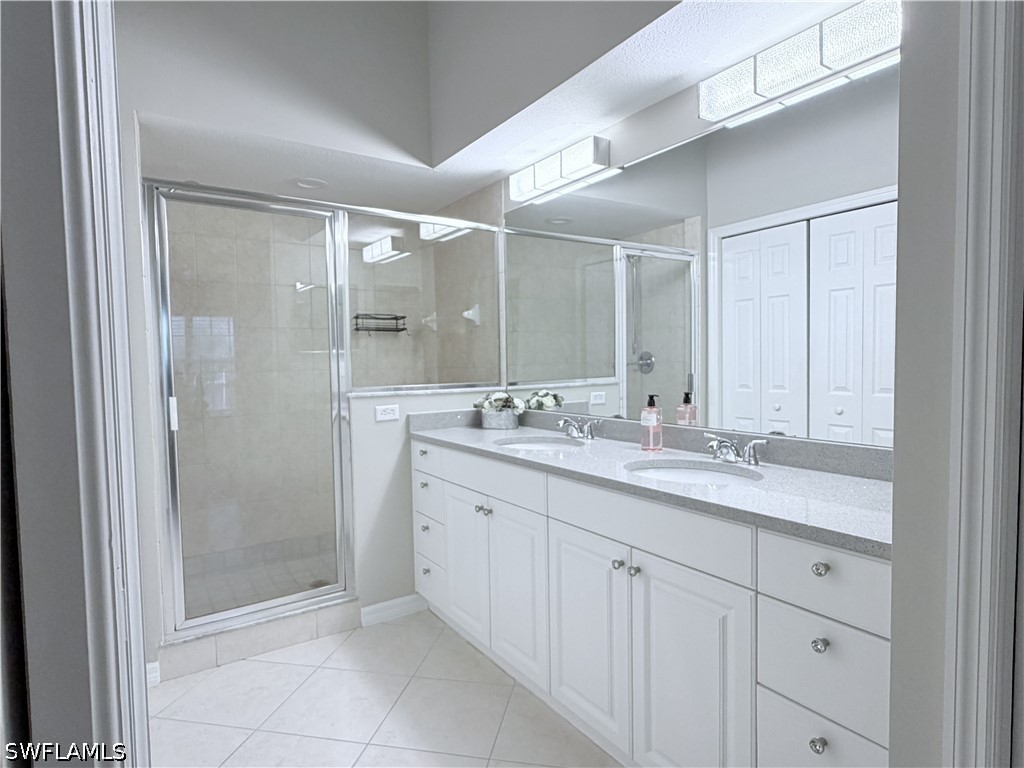 3 Bed Condominium for Sale in Carlton Lakes, photo 22