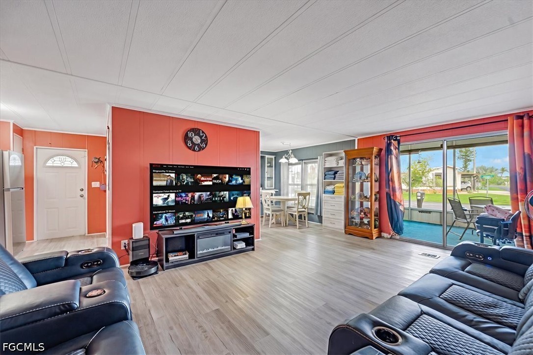2 Bed ManufacturedHome for Sale in North Fort Myers, photo 22