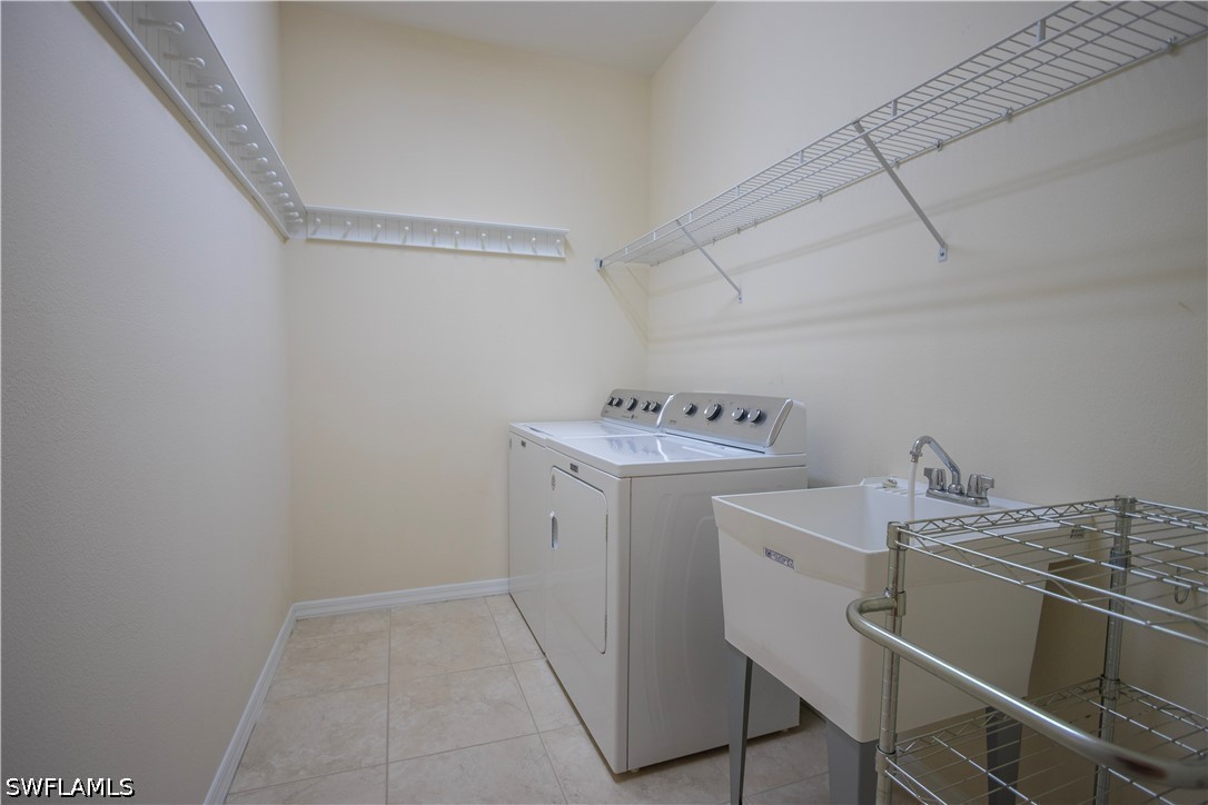 2 Bed Waterfront Home for Sale in Fort Myers, photo 22