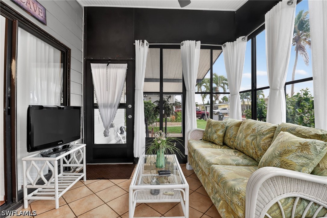 2 Bed ManufacturedHome for Sale in Naples, photo 22