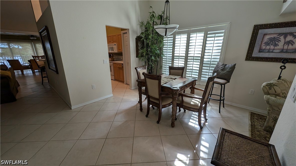 3 Bed Waterfront Home for Sale in Carlton Lakes, photo 22