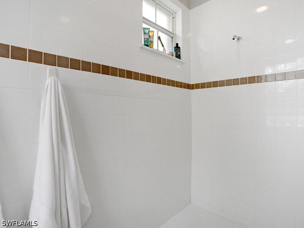 2 Bed Condominium for Sale in Naples, photo 22