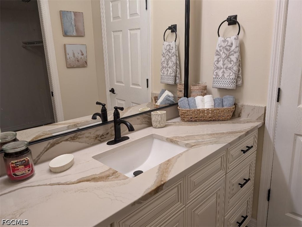 2 Bed Waterfront Home for Sale in North Fort Myers, photo 22