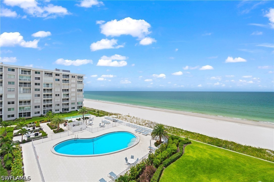 2 Bed Pool Home for Sale in Naples Continental, photo 22