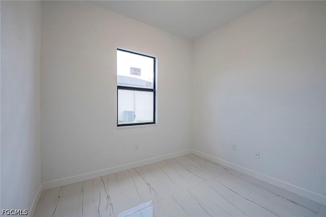 3 Bed SingleFamilyResidence for Sale in Lehigh Acres, photo 22