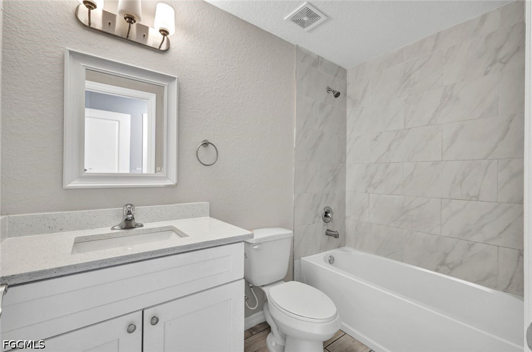 4 Bed SingleFamilyResidence for Sale in Cape Coral, photo 22