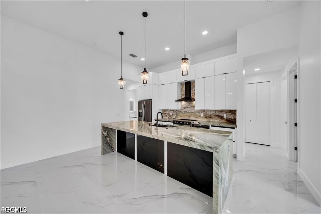 4 Bed SingleFamilyResidence for Sale in Cape Coral, photo 22