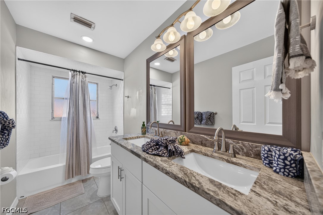3 Bed SingleFamilyResidence for Sale in Cape Coral, photo 22