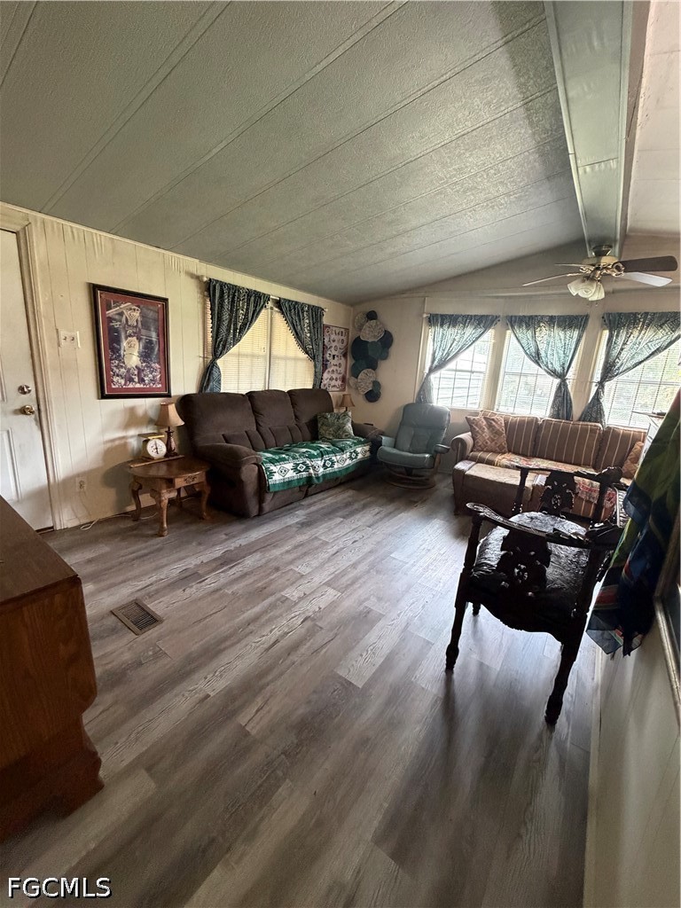 2 Bed Pool Home for Sale in Moore Haven, photo 22