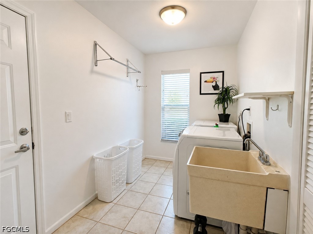 3 Bed Pool Home for Sale in Cape Coral, photo 22