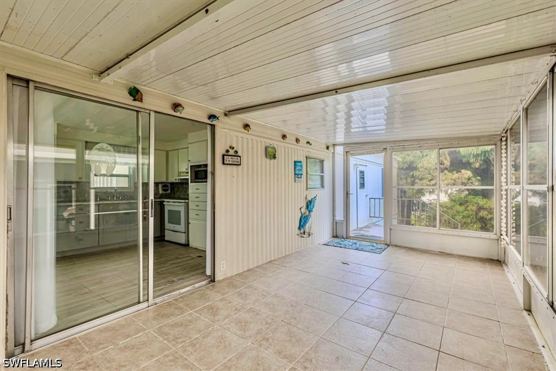 2 Bed ManufacturedHome for Sale in Naples, photo 22