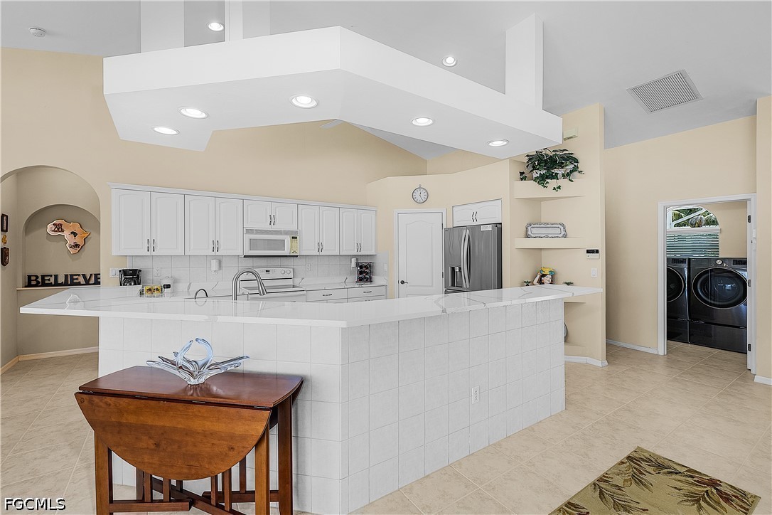 3 Bed Pool Home for Sale in Cape Coral, photo 22