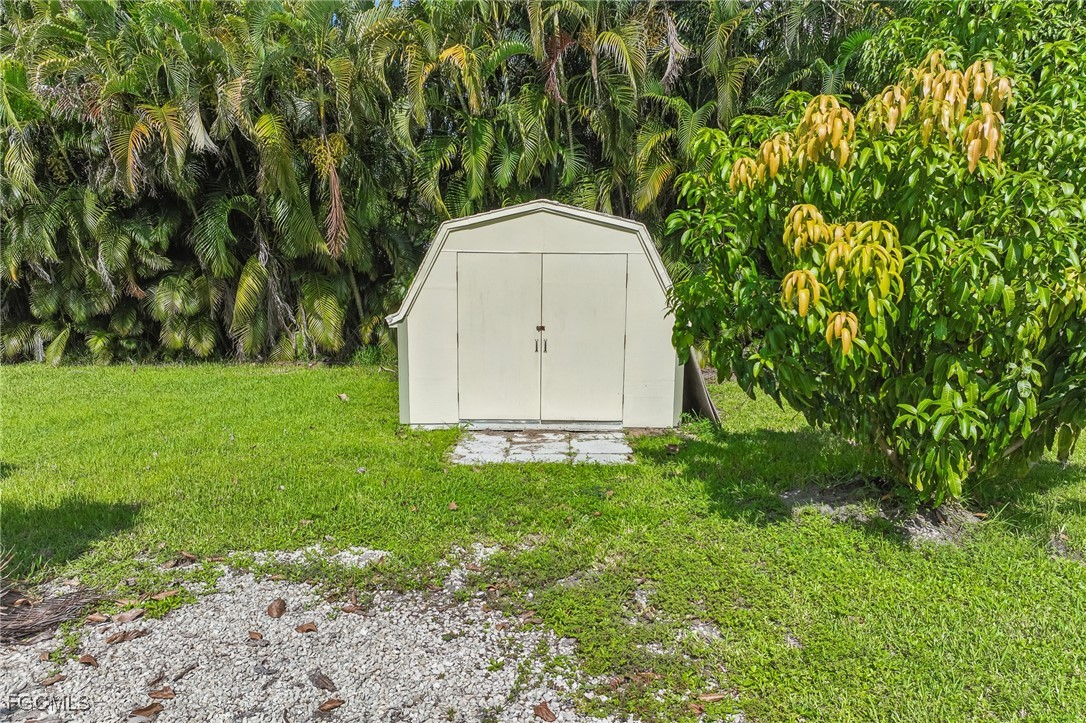 2 Bed SingleFamilyResidence for Sale in Fort Myers, photo 23