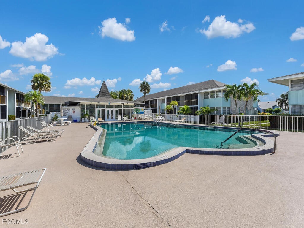 2 Bed Condominium for Sale in Cape Coral, photo 23